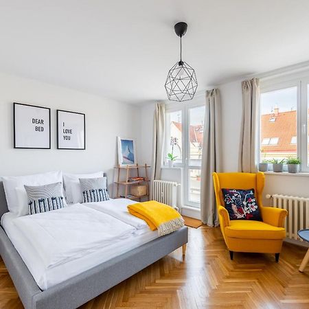 Bright Charming Apt With Terrace, Parking & Airco. Prague Extérieur photo